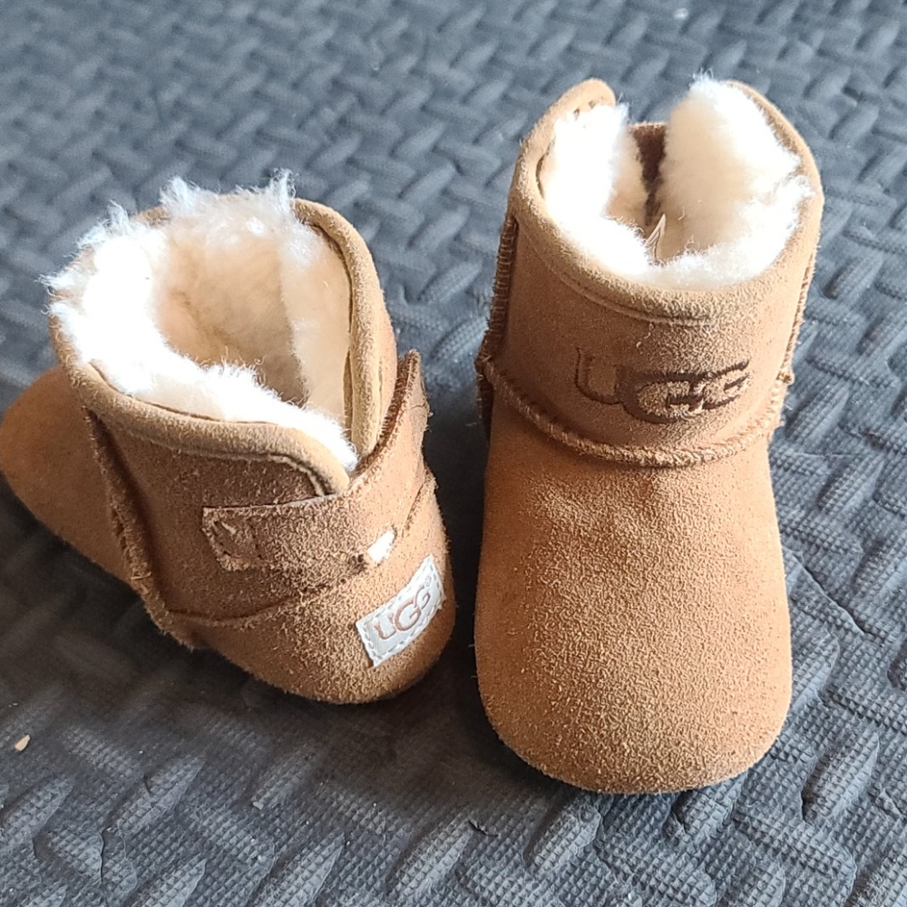 Baby UGG boots - Picture 3 of 6